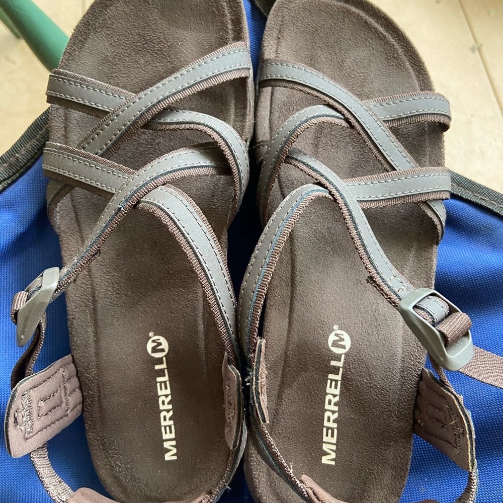 Merrell women’s sandals size 7